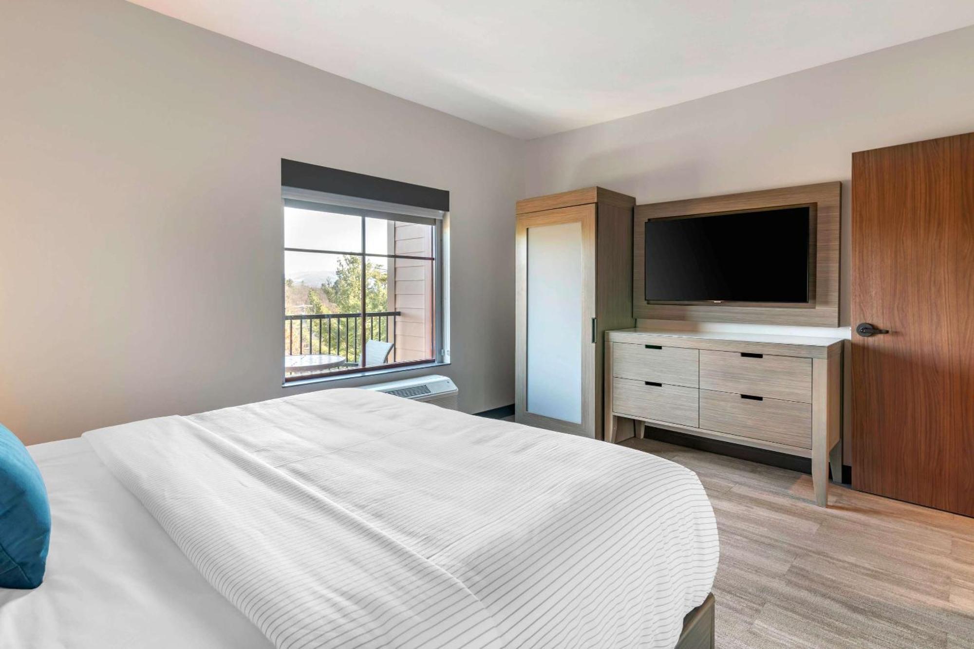 Cambria Hotel Lake Placid - Lakeside Resort Esterno foto